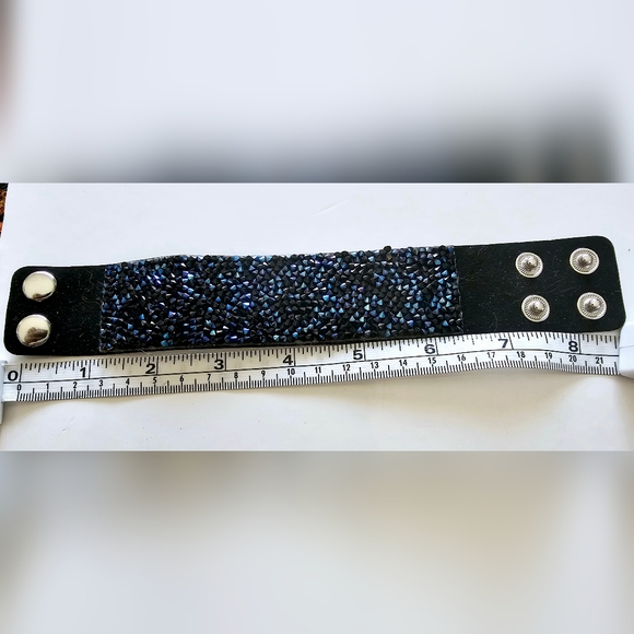 Blue sparkle textured faux stone wrist band bracelet - Picture 6 of 7